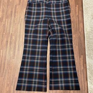 Zara women’s plaid cropped flair legged slacks. SZ 8